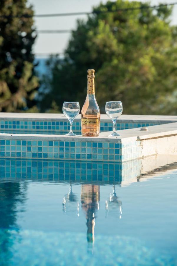 Villa Costamare - Enjoy Lazy Days On The Private Pool-Jacuzzi Pefki Eksteriør billede