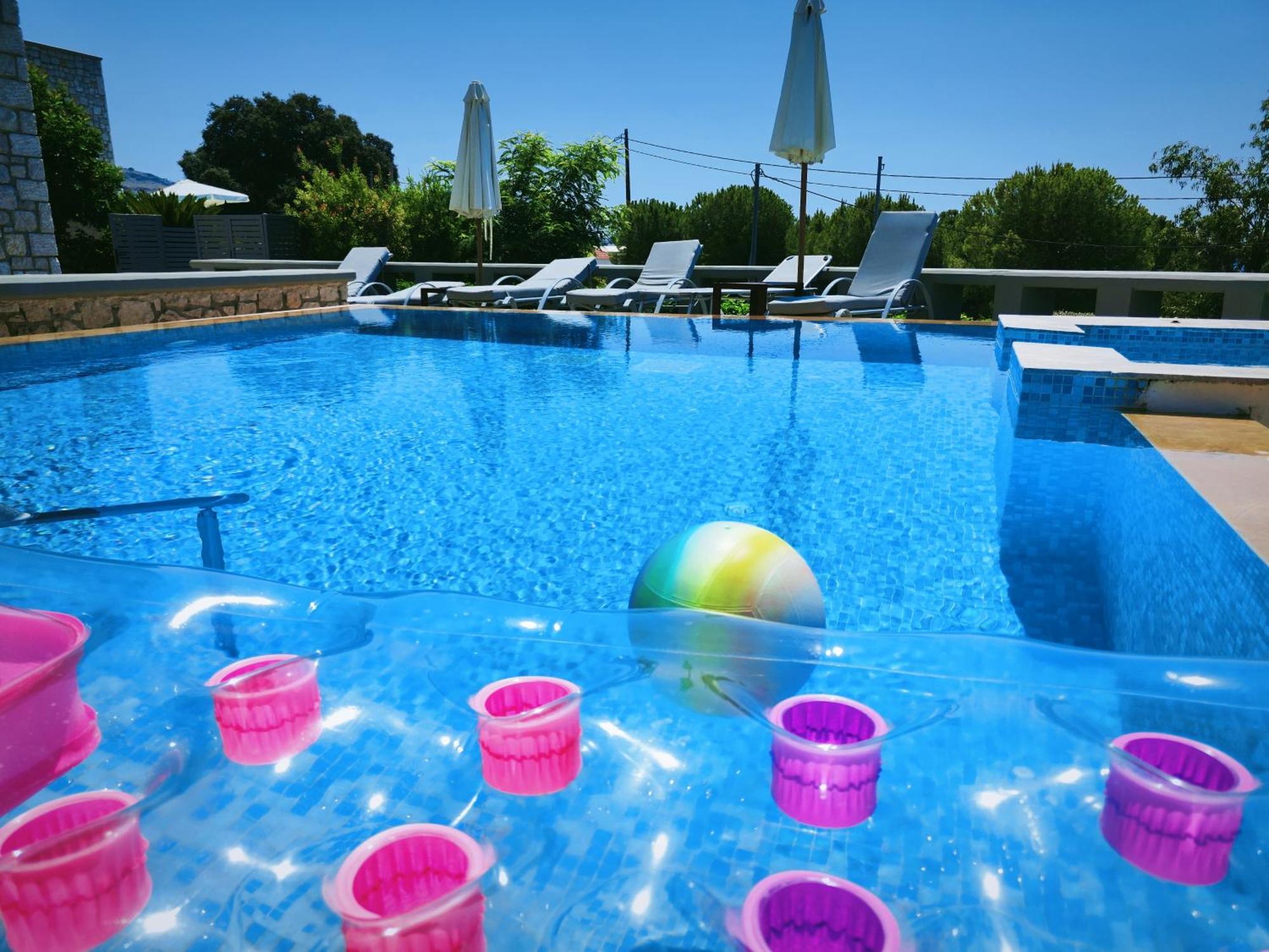 Villa Costamare - Enjoy Lazy Days On The Private Pool-Jacuzzi Pefki Eksteriør billede